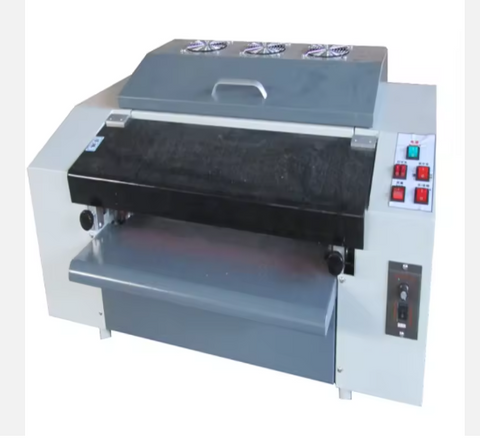 Machine de rev&ecirc;tement liquide UV A3 de dessus de table 380 mm pour applications de papier photo et d'impression