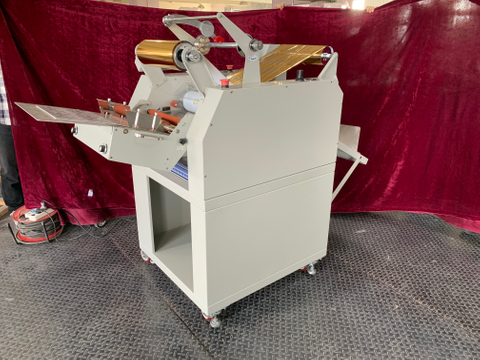 Laminadora t&eacute;rmica totalmente autom&aacute;tica SH-380AF | M&aacute;quina laminadora de transferencia de l&aacute;mina calefactora digital